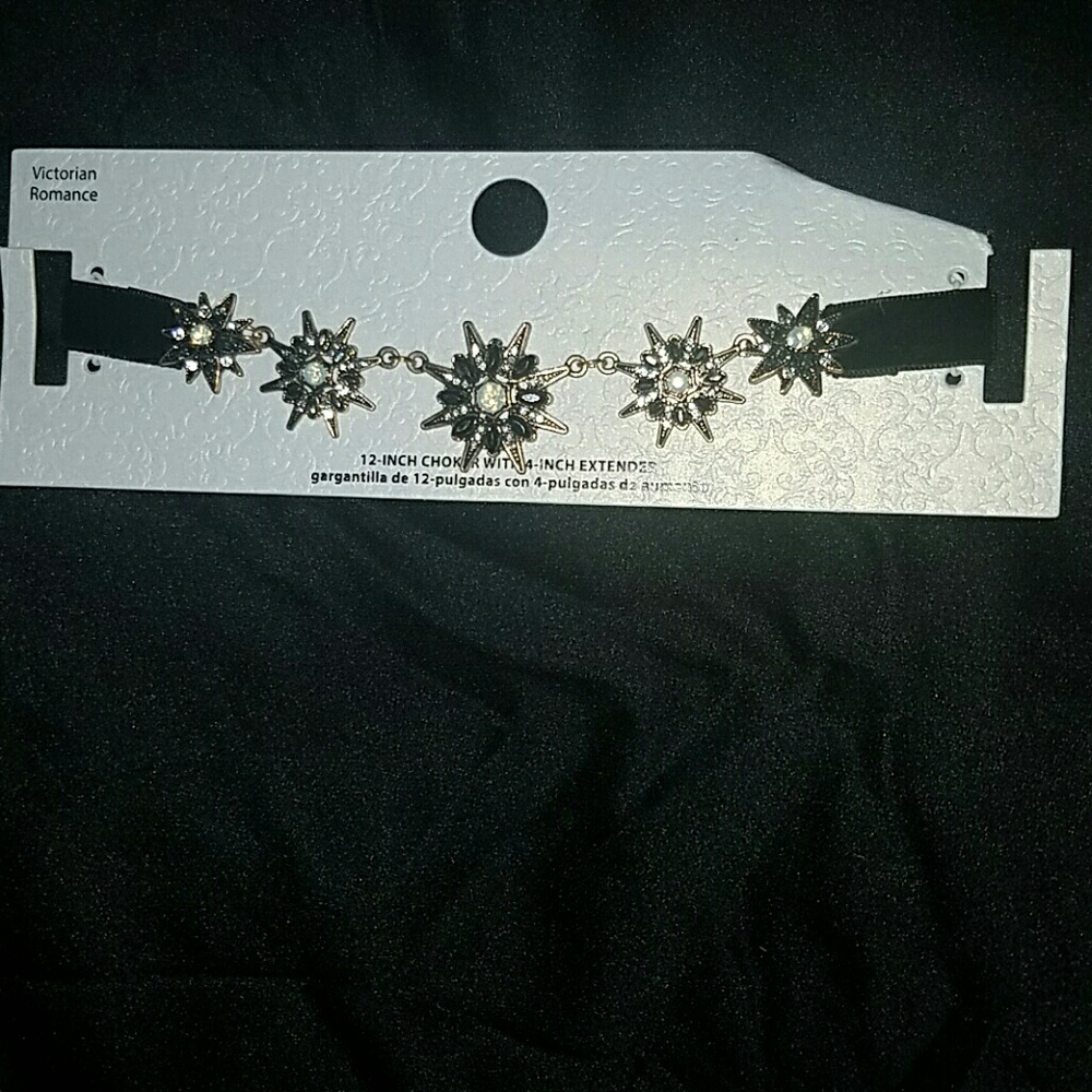 Victorian velvet choker